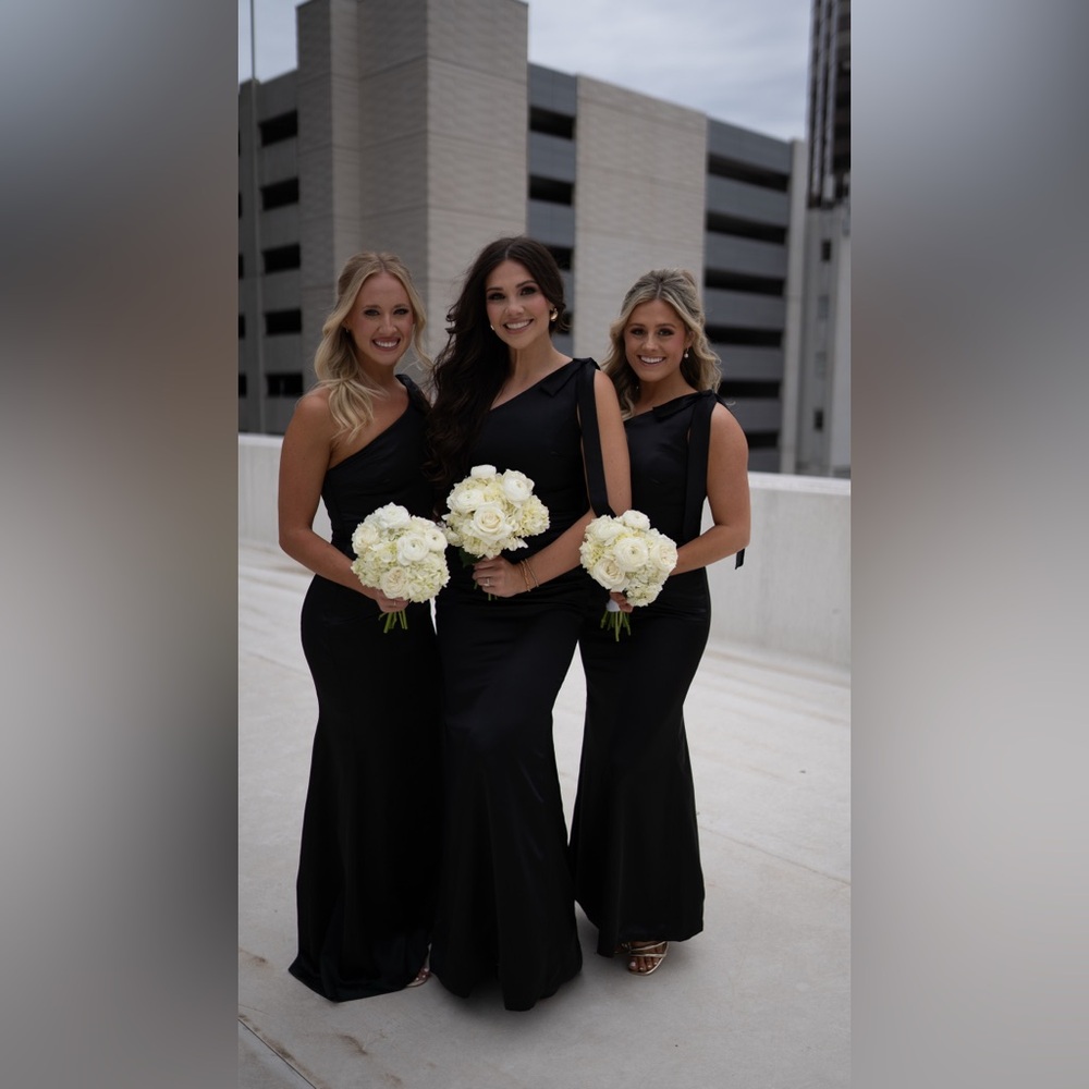 Kiareyls One Shoulder black Bow dress